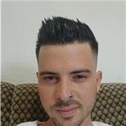 Profesor de inglés apto para edades escolares principalmente.