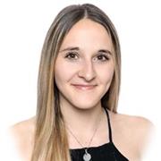 María. 22 años , clases para primaria y eso también.