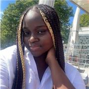 Étudiante en école de commerce détentrice d’un bac scientifique