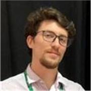 Insegnante laureato in lingue e in storia con metodo pratico, offre lezioni personalizzate online e assistenza compiti