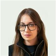 Profesora especializada en el área de Diseño Gráfico. Apto para estudiantes y personas que quieren mejorar sus conocimientos.