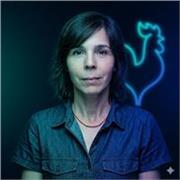 Profesora de marketing digital, especializada en social media. 