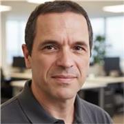 Soy copywriter profesional desde hace más de 10 años.