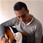 Doy clases de canto y guitarra, he orientado varios niños para la voz kids Colombia y he dado clases a adultos de canto y guitarra