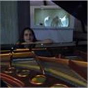Profesora de Piano, Lenguaje Musical y Canto con más de 20 años de experiencia en la enseñanza musical