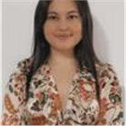Profesora de Ingles imparte clases a niños de todas las edades