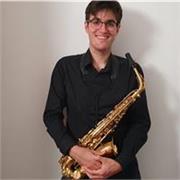 Laureato in Sassofono presso il Conservatorio  G.Verdi  di Torino propone lezioni di Sassofono