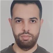 Je postule pour le poste de professeur d'informatique afin d'enseigner des matières telles que la programmation en Java et Python