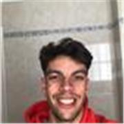 Me defino como una persona muy dinámica y con muchas ganas de aprender. Estoy estudiado la carrera, pero me vendría muy bien interactuar con niños de primaria como experiencia de cara al futuro 