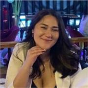 Profesora de Lengua y Literatura con excelente trato que con teoría y experiencia genera aprendizajes significativos