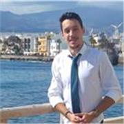 Mi perfil encaja con opositores principalmente, aunque puedo dar clases a alumnos de carrera y máster relacionado con la rama del Derecho. Mi experiencia como opositor de judicatura y de administrativo (con plaza obtenida en Administrativo de la Seguridad