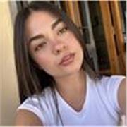 Studentessa universitaria disponibile per aiuto compiti e studio!