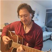 Profesor de guitarra. Electrica y acústica. Diferentes estilos desde la clásica, bossa, blues, jazz e improvisación