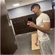 Soy un chico muy simpático que me encantaría enseñar a extranjeros 