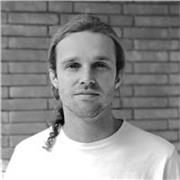 English teacher with 4 years experience and CELTA/Profesor de ingles nativo. , 4 años de experiencia