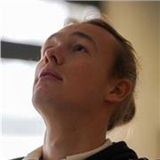 Étudiant en troisième année au sein d’un management sportif, je donne cours de français à des personnes venant d’autres pays. Étant parti pendant 1 ans en Angleterre, je connais l’importance d’être accompagné pour l’apprentissage d’une langue