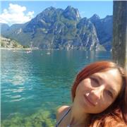 Molto disponibile e paziente,disposta a insegnare a chiunque ne abbia bisogno e voglia