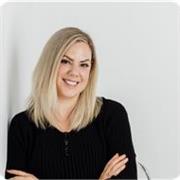 I’m an approachable, adaptable, and encouraging tutor who genuinely cares about helping my students succeed in learning English.