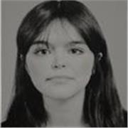 Profesora de inglés apta para principiantes en el idioma.