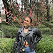 Soy una persona que está terminando el grado superior de educación infantil,que le encanta los niños/as y con muchos conocimientos