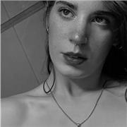 Insegnante Italiano, non ho molta esperienza ma amo comunicare e aiutare le persone, mi ha sempre appassionato molto il lavoro di insegnante, ora sto svolgendo una maturità in Scienze Naturali e cerco un lavoro da Remoto in quanto sono sempre a Milano per