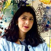 Profesora de Lengua imparte clases a niños de primaria y secundaria