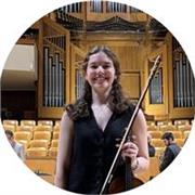 Graduada en bachillerato con buen expediente y estudiante en el conservatorio, ofrezco clases de violín y lenguaje musical.
