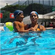 Profesora de natación, para chicos y grandes