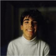 Je donne des cours de soutien pour les élèves débutants suivant déjà des cours de piano, je suis passionné de piano et le pratique depuis 9 ans !