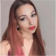 Profesora de español y lengua imparte clases para niños de todas las edades