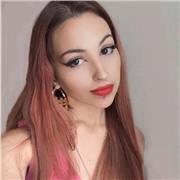 Profesora de español y lengua imparte clases para niños de todas las edades