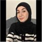 Jeune étudiante ponctuelle et motivée. Ici pour soutenir et aider les jeunes ayant le besoin