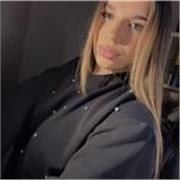 Soy una profesora empática, dedicada y resolutiva. Acompaño a estudiantes de todas las edades con paciencia y ayuda personalizada 