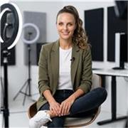 Especialista en Inteligencia Artificial y profesional del sector tecnológico con experiencia docente