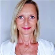 Achtsamkeitslehrerin mit 10‑jähriger Erfahrung bietet ganz leichte Übungen