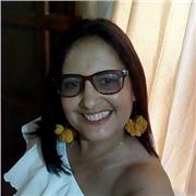 Profesora de lengua castellana imparte clases a todos los niños