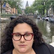 Studentessa universitaria di Scienze biologiche; diplomata presso Liceo delle Scienze Umane