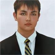 Profesor cercano y paciente con nivel C1. Clases para alumnos A1–B1, centradas en gramática, y ganar confianza al hablar.