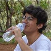 Licenciado en formación ofrece despertar la curiosidad cienífica específica para empezar a cambiar el mundo un estudiante a la vez