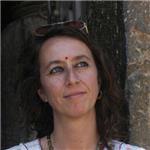 Profesora de Hatha yoga, titulada en Indea Yoga, Mysore, India