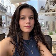 Profesora de ingles con altas cualidades, además de poder dar clases de otras materias. Primaria, ESO y bachillerato