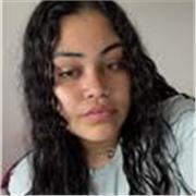 Estudiante de traducción e interpretación (español-francés-arabe) con experiencia cuidando niños.