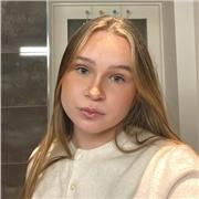 Étudiante en licence biologie/chimie, propose des cours de biologie (SVT) et chimie de la 6ème à la 3ème. 
Et de maths si besoin !