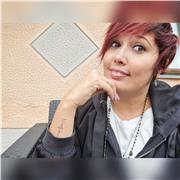 Laureata in scienze dell'educazione e in scienze dei servizi giuridici , offre ripetizioni