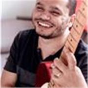 Professor de violão e guitarra com mais de doze anos de experiência