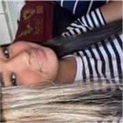 Soy Isabel, una persona dulce, amable y comprometida con lo que hago. Me gusta enseñar con paciencia, pero también con claridad.