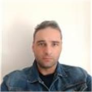 Fui profesor en Brasil, enseñar es una pasión para mí. Y poder enseñar mi propio idioma a otras personas sería un placer.