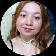 Profesora de lengua y literatura aún en proceso, da clases a alumnos de todas las edades