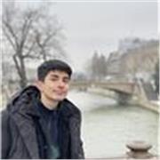 Profesor de música con énfasis en instrumentos como Piano, guitarra, ukelele, percusiones, también dictó clases de teoría musical