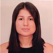 Laureanda in Musica, ensegnante di instrumenti musicali